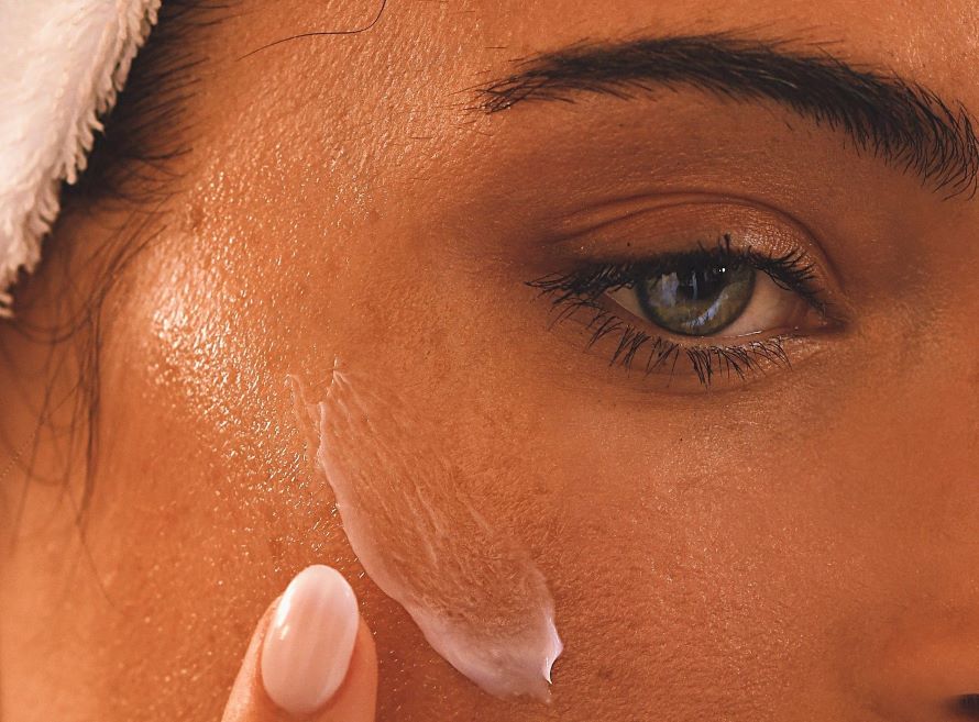 How to Treat Dry Skin Around Eyes